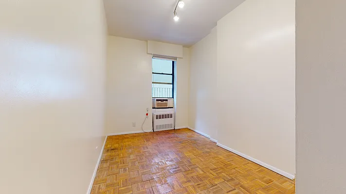 Rented by Bond New York | media 18