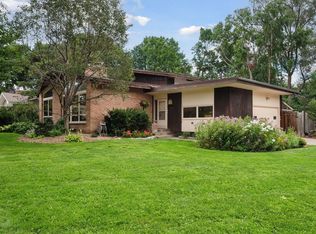 521 Sumter Ave S, Golden Valley, MN 55426