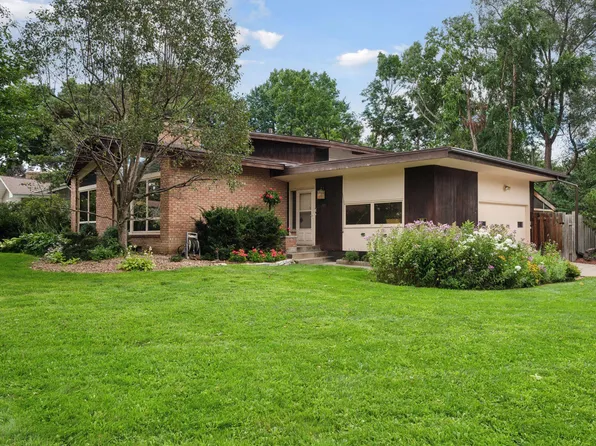521 Sumter Ave S, Golden Valley, MN 55426