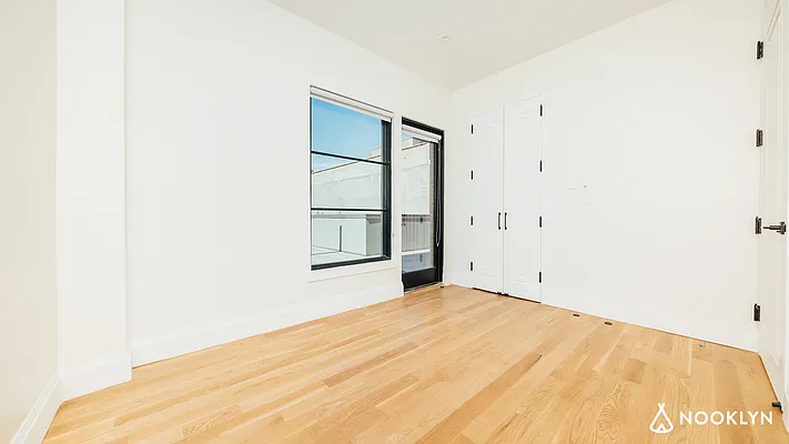 Rented by Nooklyn NYC LLC | media 105