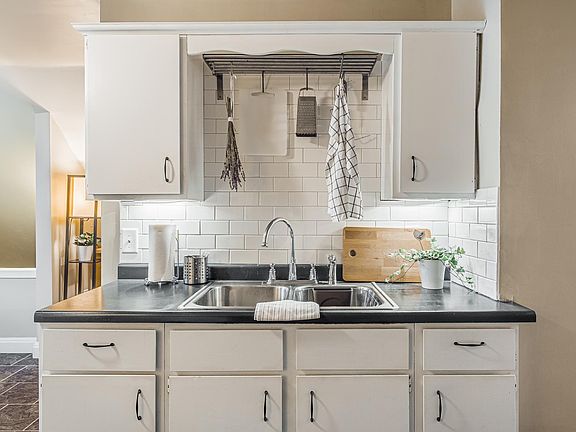 5th image of 897 Goodrich Ave #3