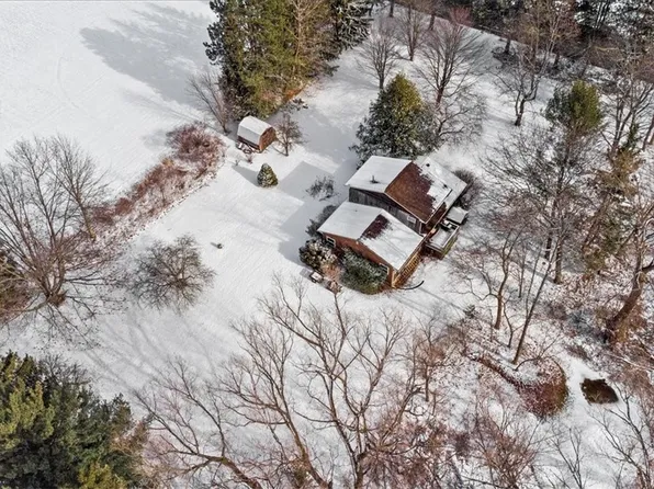 1053 Flynn Rd, Rochester, NY 14612