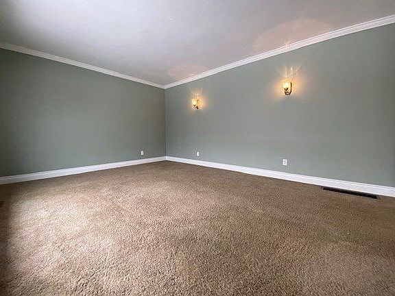 4th image of 244 Nickerson Dr