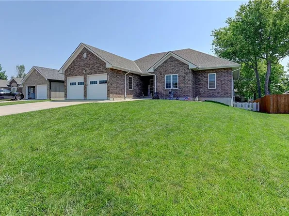 966 Moore Pl, Odessa, MO 64076