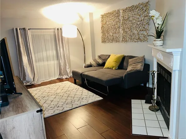 200 Stonefield Drive #8, Waterbury, CT 06705