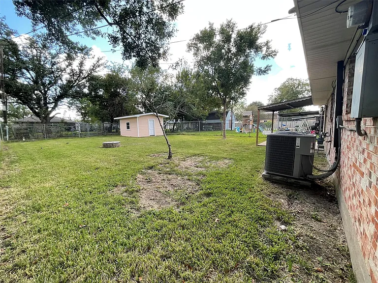 1212 Avenue M — Photo 22