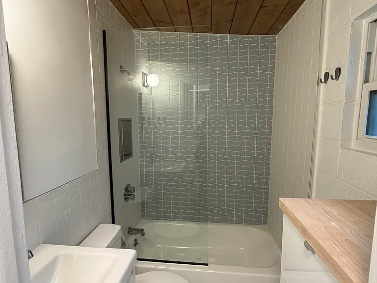 1063 Clayton St #B — Photo 4