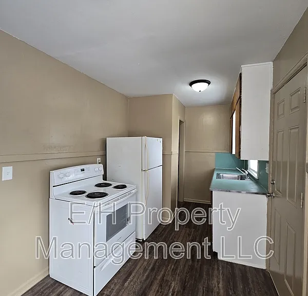 1952 S Hiram Ave — Photo 6