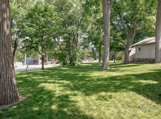 52 Katrina St, Arnolds Park, IA 51331