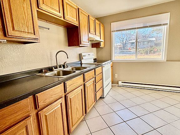 2nd image of 1828 Waukesha Ave Unit 4