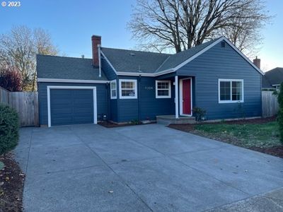 9304 SE Washington St, Portland, OR, 97216