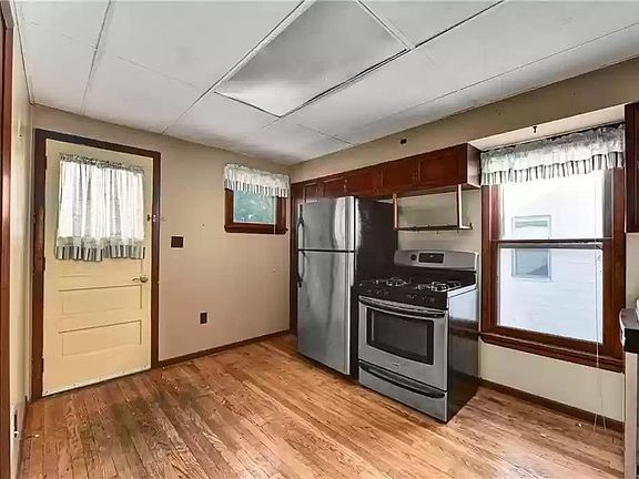 2nd image of 1301 Lakeland Ave #1301