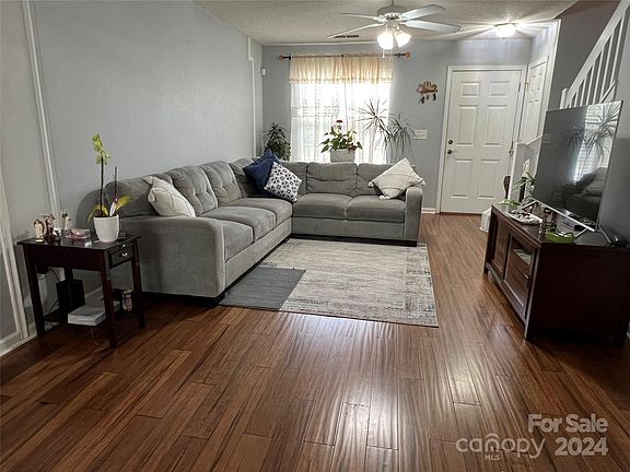 4th image of 108 Mangum Cir