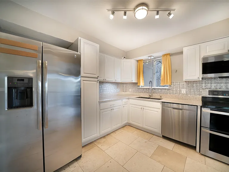 500 E Riverside Dr #242 — Photo 15