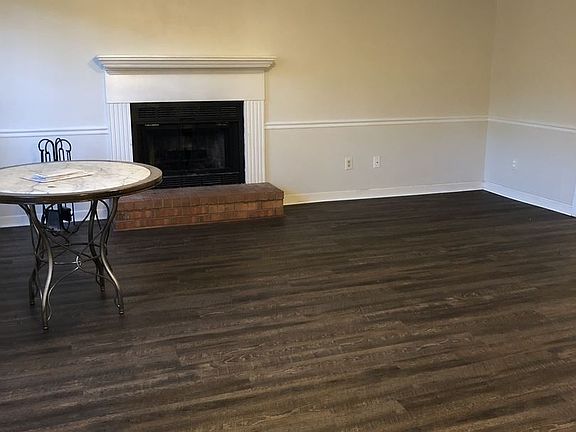 3rd image of 2457 Riverlook Dr