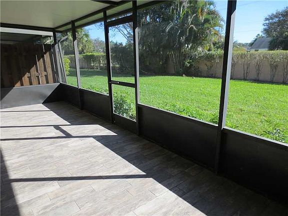 3rd image of 244 Lakeside Cir