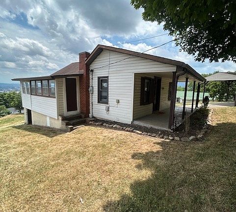 2nd image of 1729 Lowell Dr