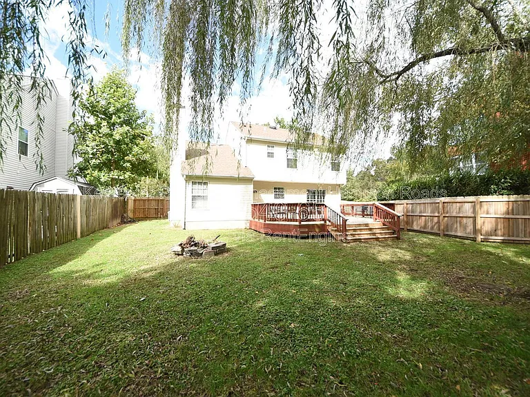 1549 River Creek Cres — Photo 46