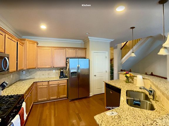 4th image of 3206 Greenwood Oak Dr