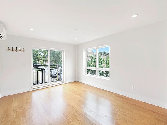 4th image of 63-34 Fresh Pond Rd #2D