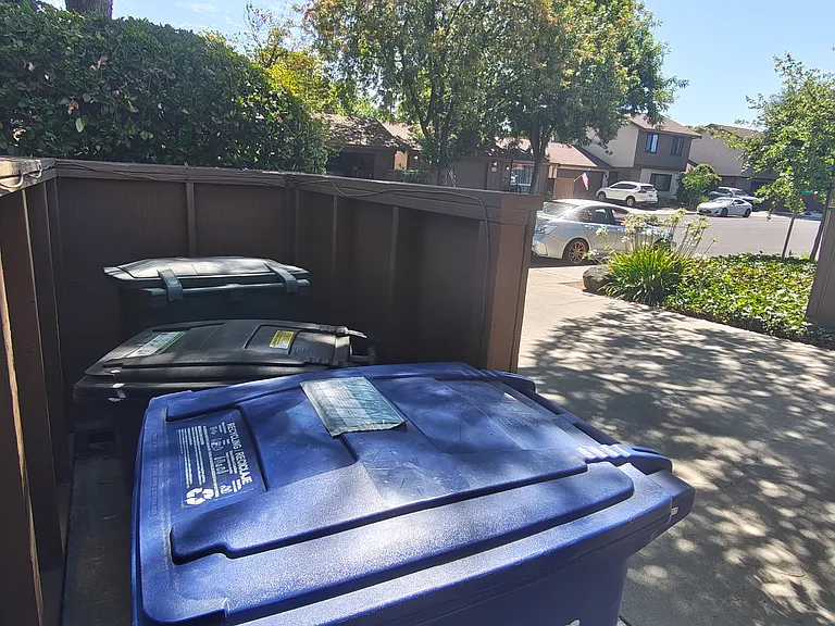 613 Edgebrook Ct — Photo 36