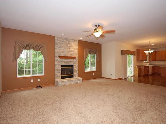 2nd image of W154N6047 Hickory Hollow Ct
