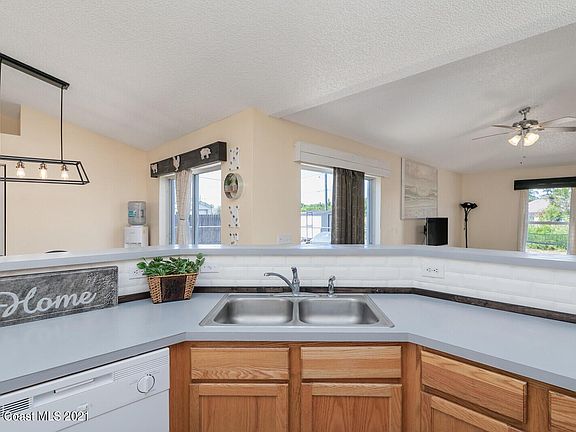 5th image of 2991 Creech Ave SE