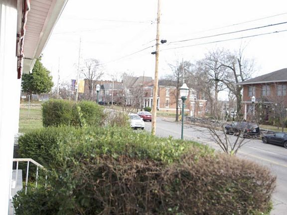 3rd image of 815 E Mlk