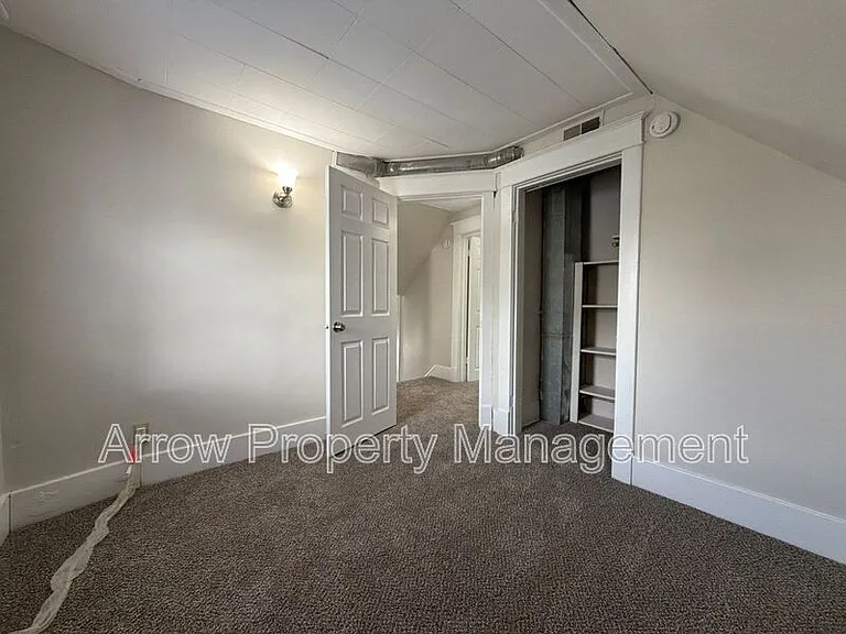 2516 Dudley St — Photo 11