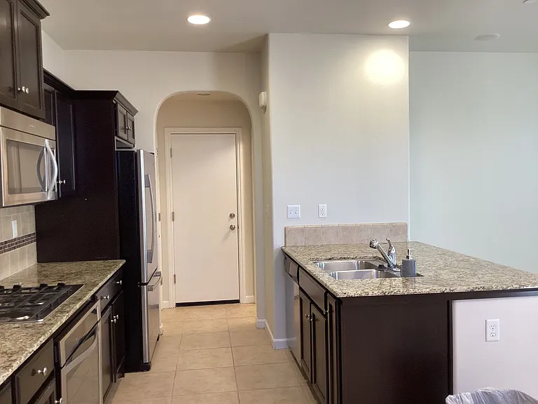 7009 N Harmony Dr — Photo 10