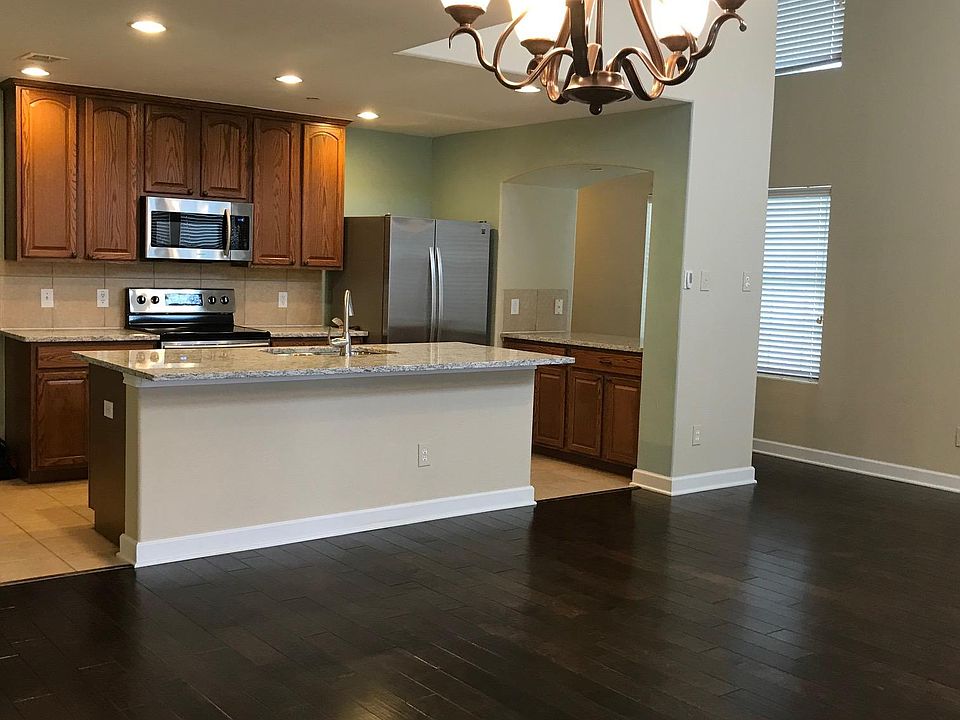 1st image of 10040 Wake Bridge Dr