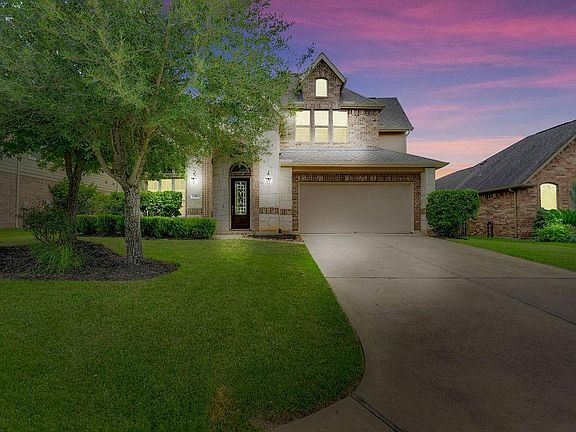 2nd image of 35 Hearthshire Cir