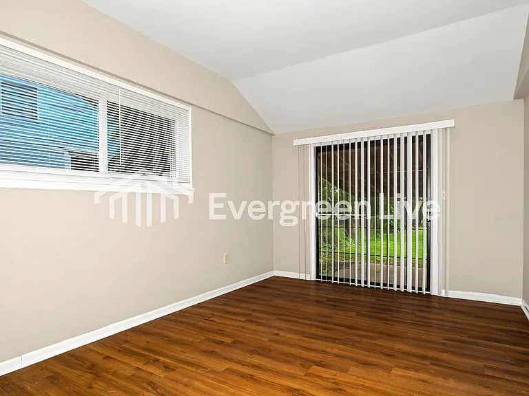 110 Saint Daniel Ln — Photo 7