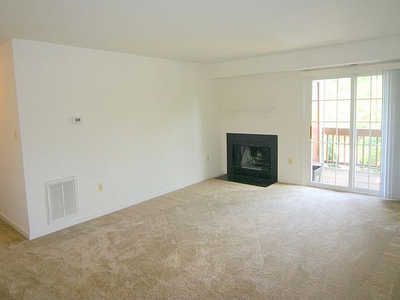2nd image of 6904 Victoria Dr Unit H