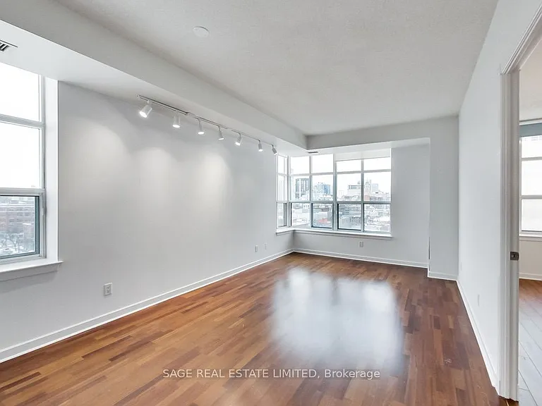 438 Richmond St W #910 — Photo 1