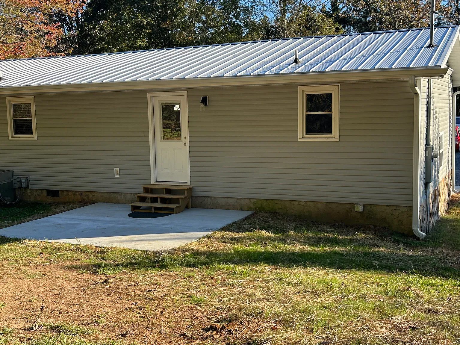 3 bed, 1400 sqft, $1,800 — Photo 2
