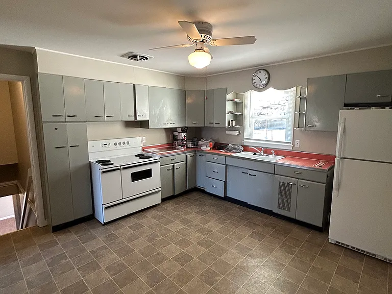 904 Nichols Rd — Photo 6