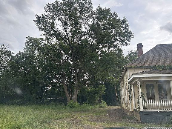 2nd image of 505 S Tennille Ave