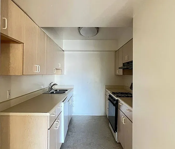 1144 12th St #307 — Photo 12