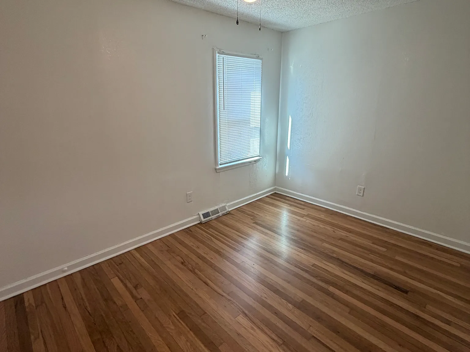 639 N Edgemoor Street — Photo 4