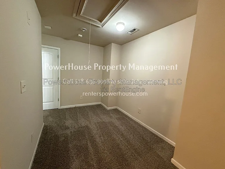 1045 Township Cir — Photo 34