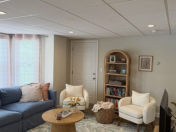 3rd image of 9 Allerton St APT 1S