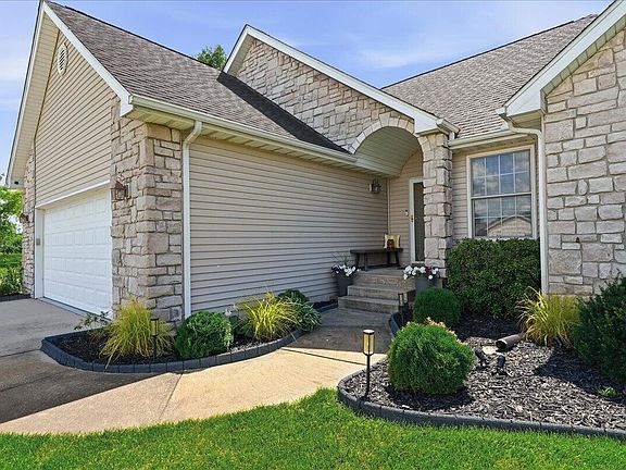 3rd image of 518 Golden Rain Ct