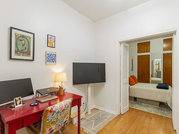 5th image of 318 11th St APT 1L