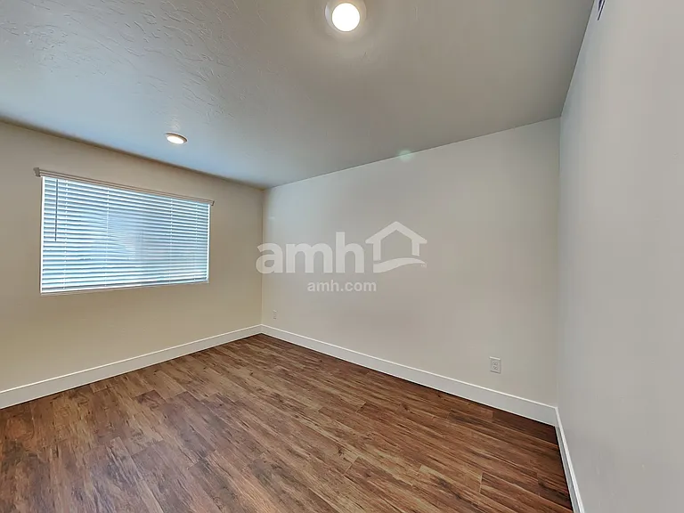 1407 E Ludlow Dr — Photo 15