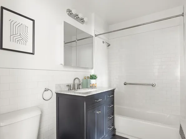 520 La Guardia Place 4S image 8 of 8