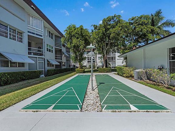 4th image of 1040 SE 4th Avenue #320