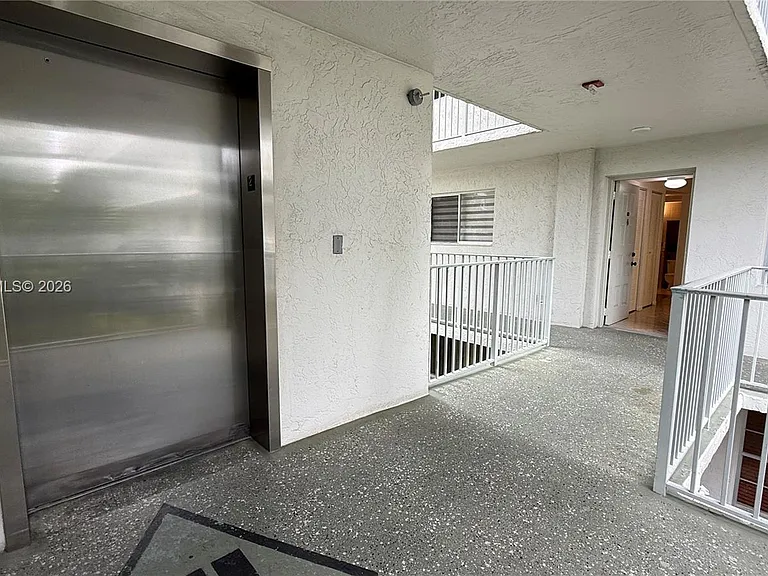 2236 N Cypress Bend Dr #207 — Photo 30