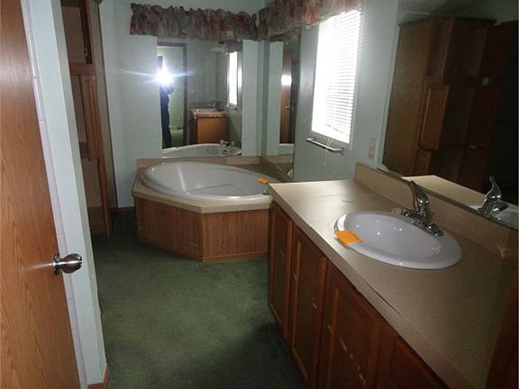 5th image of N6974 Tahquamenon Dr