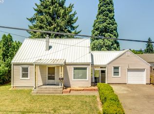 801 E 9th St, Newberg, OR 97132